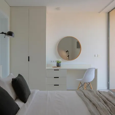 Tara's Hotel