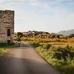 Hotel Tara's Zrnovo