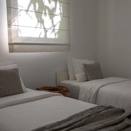 Tara's Hotel