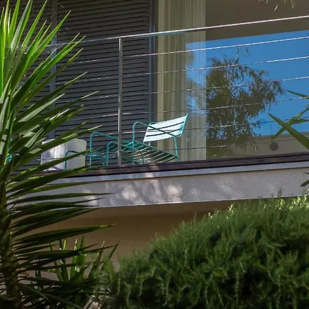 Tara's ホテル Žrnovo