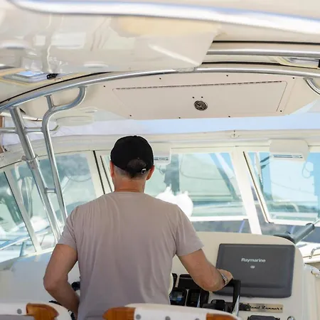 Tara's ホテル Žrnovo