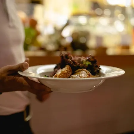 Tara's ホテル Žrnovo